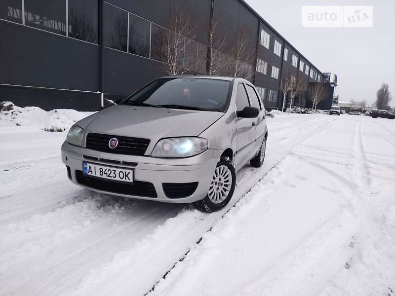 2011 fiat punto