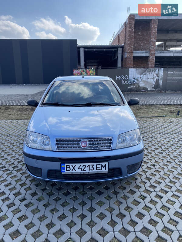 2011 fiat punto