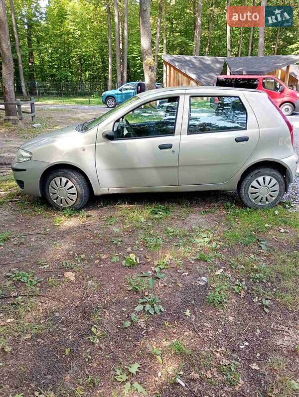 2011 fiat punto