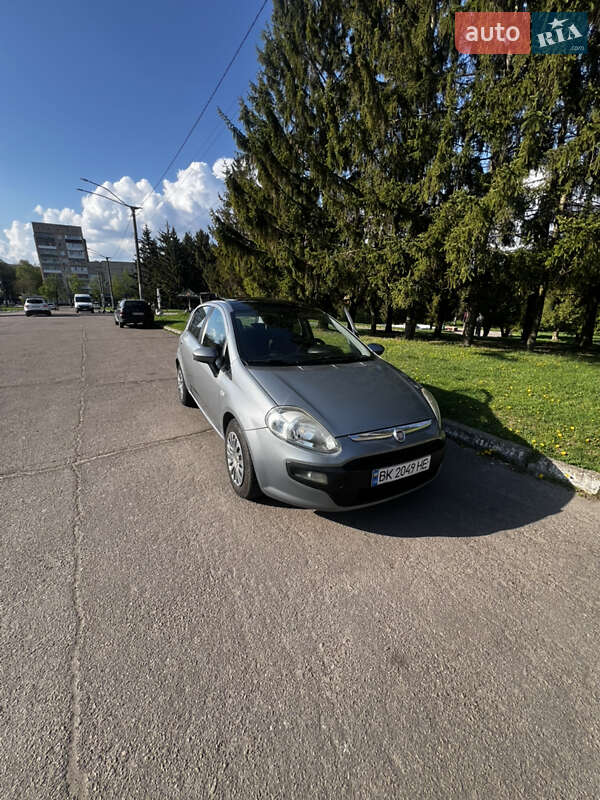 2010 fiat punto