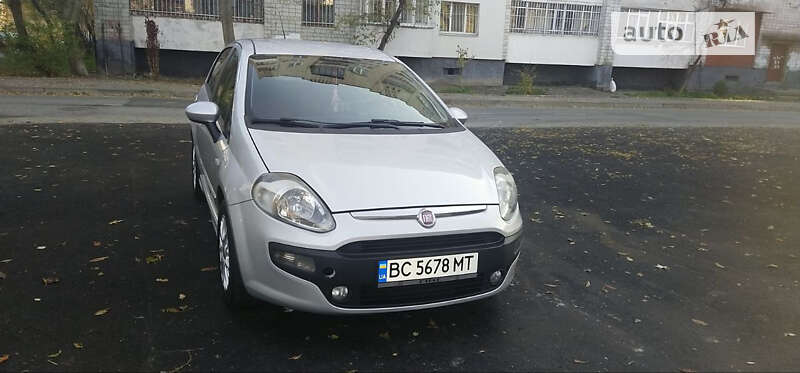 2010 fiat punto-d