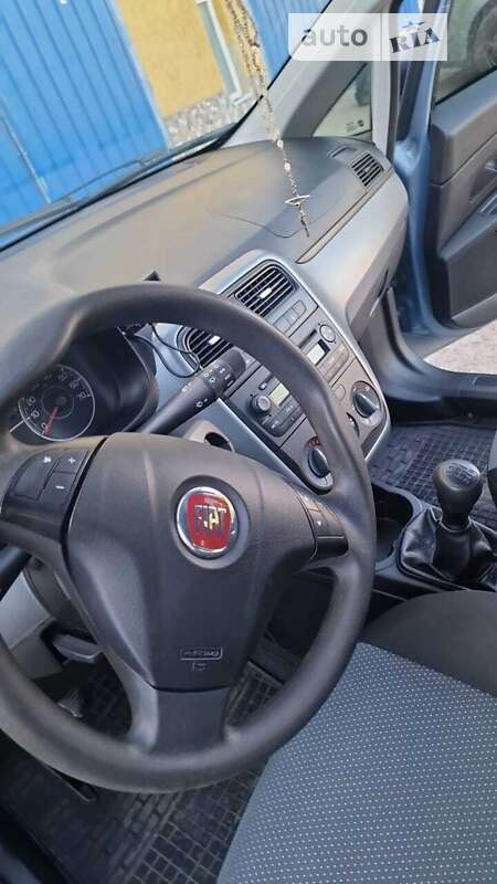 2010 fiat punto