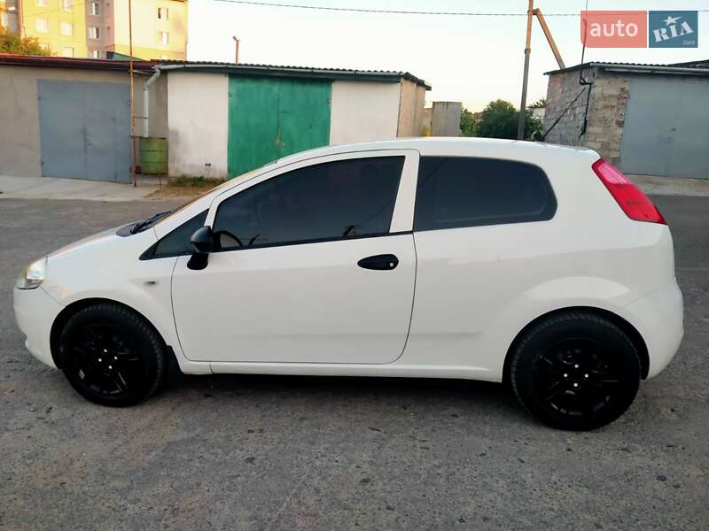 2011 fiat punto
