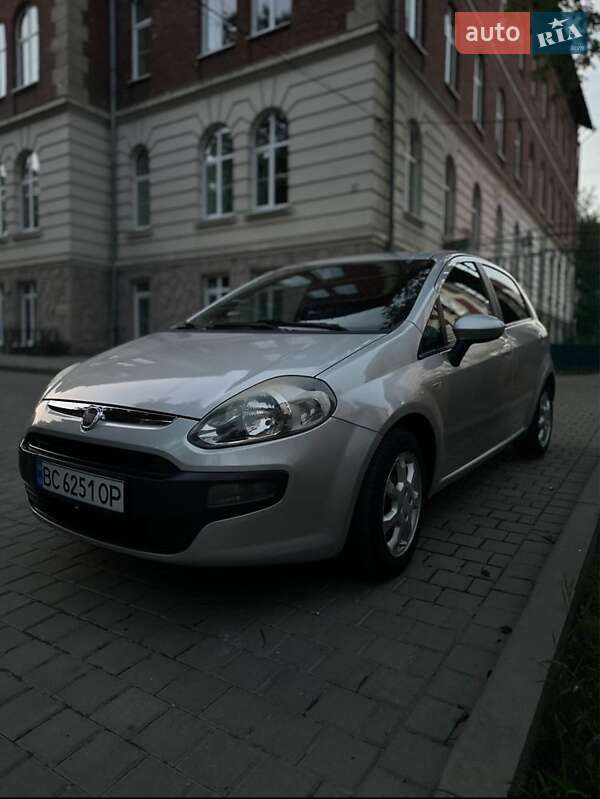 2011 fiat punto