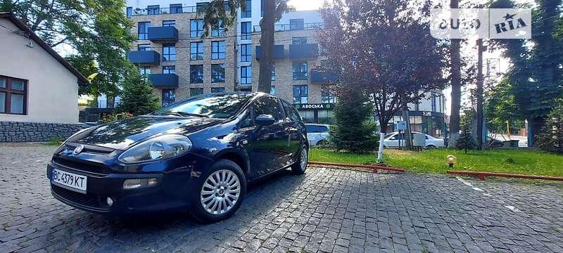 2011 fiat punto