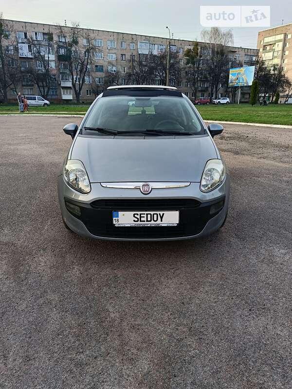 2012 fiat punto