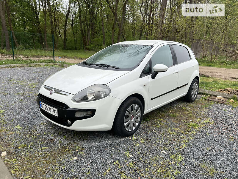 2011 fiat punto