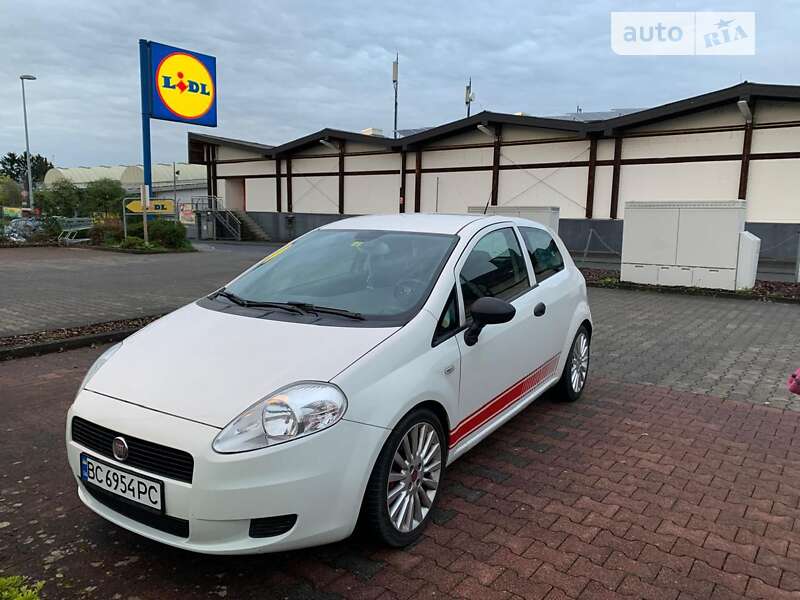 2011 fiat punto