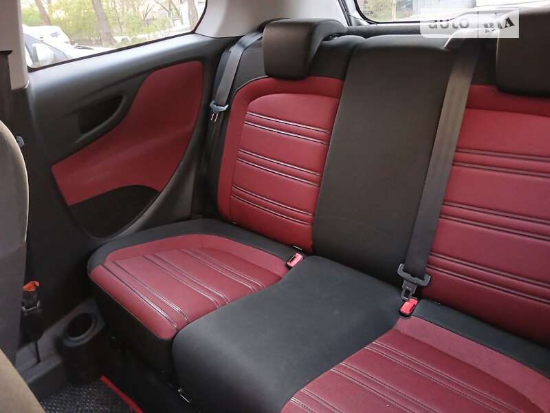 2011 fiat punto