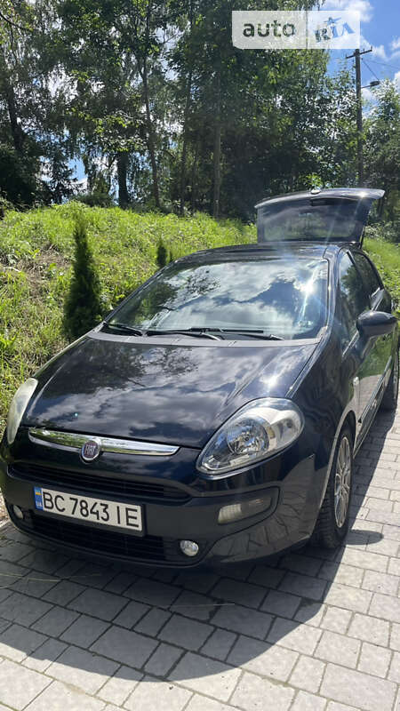 2011 fiat punto