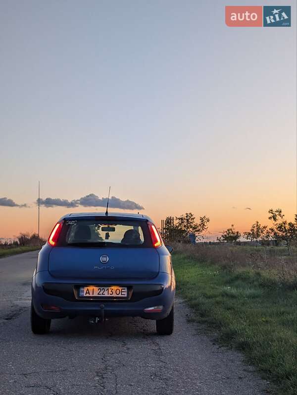 2011 fiat punto