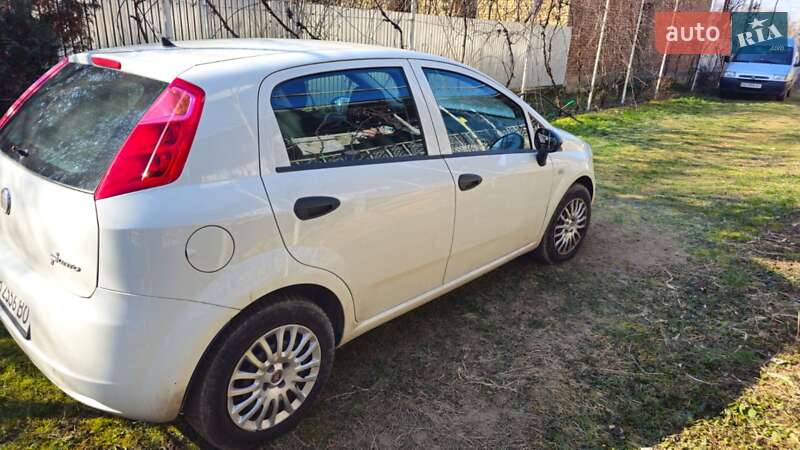 2012 fiat punto