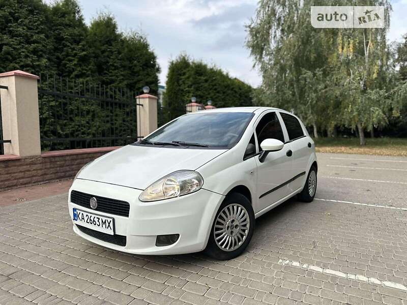 2011 fiat punto d