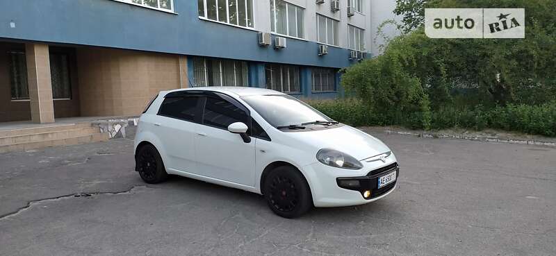 2011 fiat punto