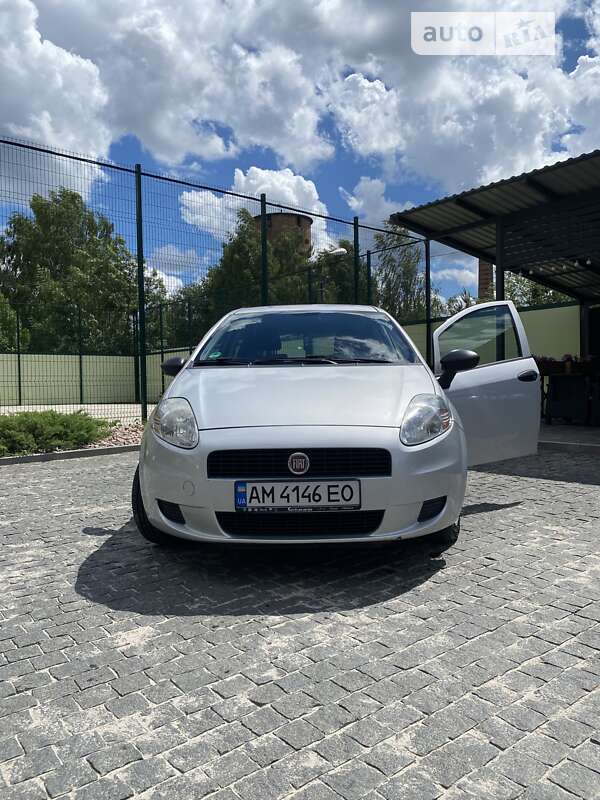2012 fiat punto