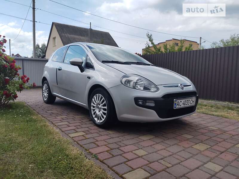2012 fiat punto