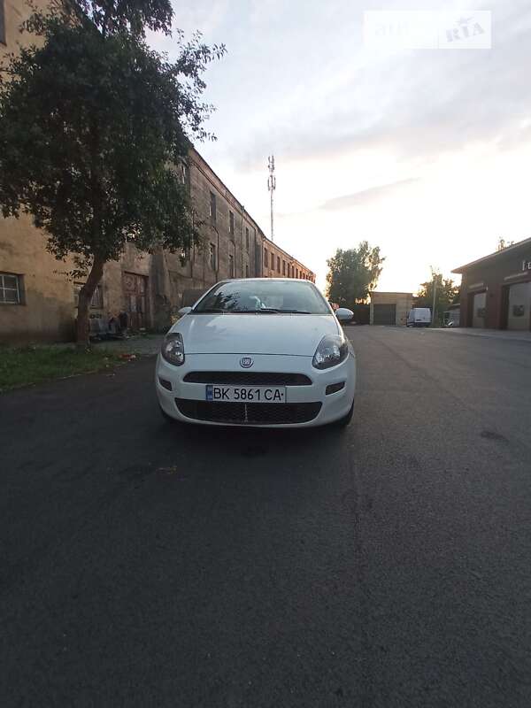 2012 fiat punto