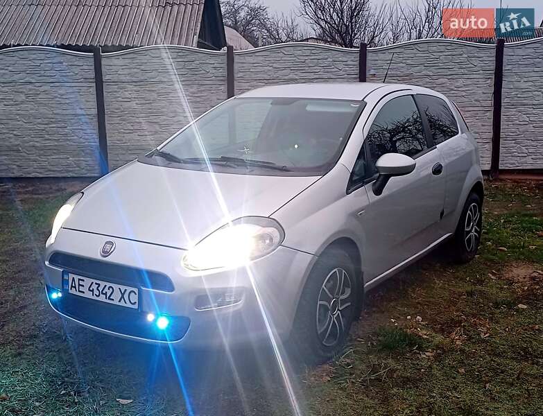 2012 fiat punto