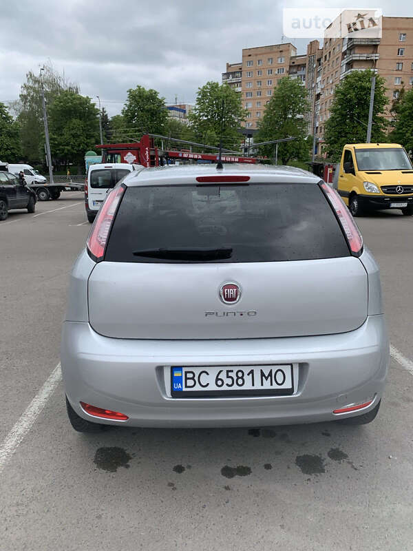 2012 fiat punto