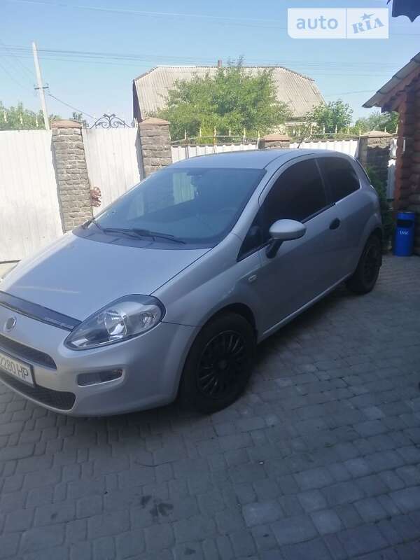 2012 fiat punto