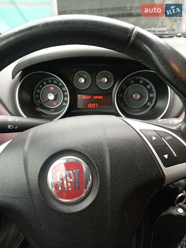 2010 fiat punto