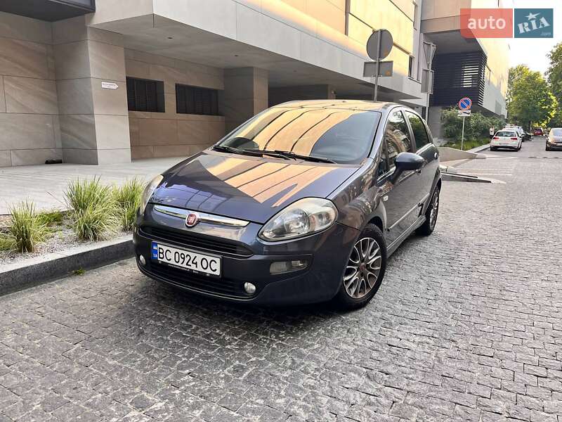 2010 fiat punto