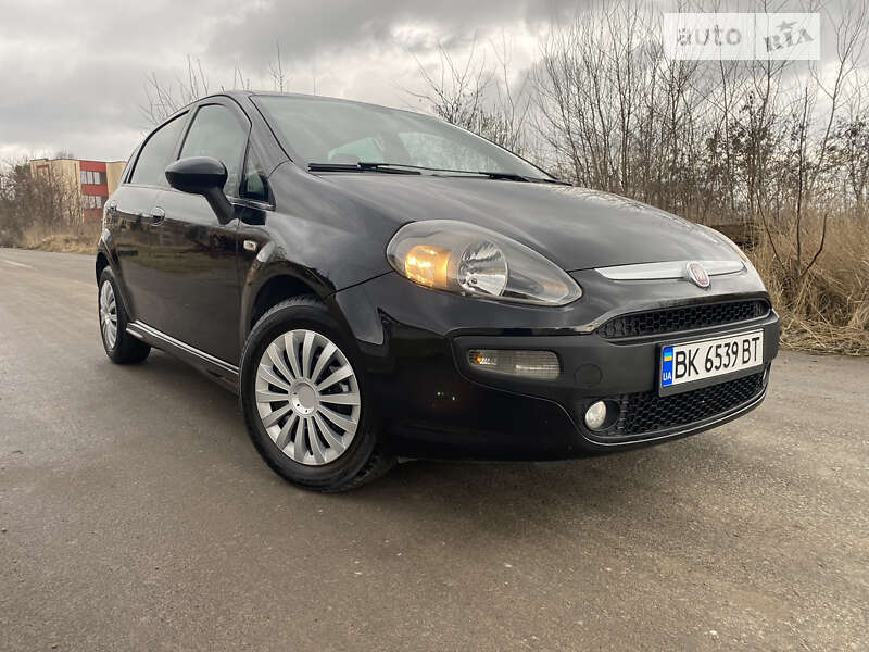2011 fiat punto