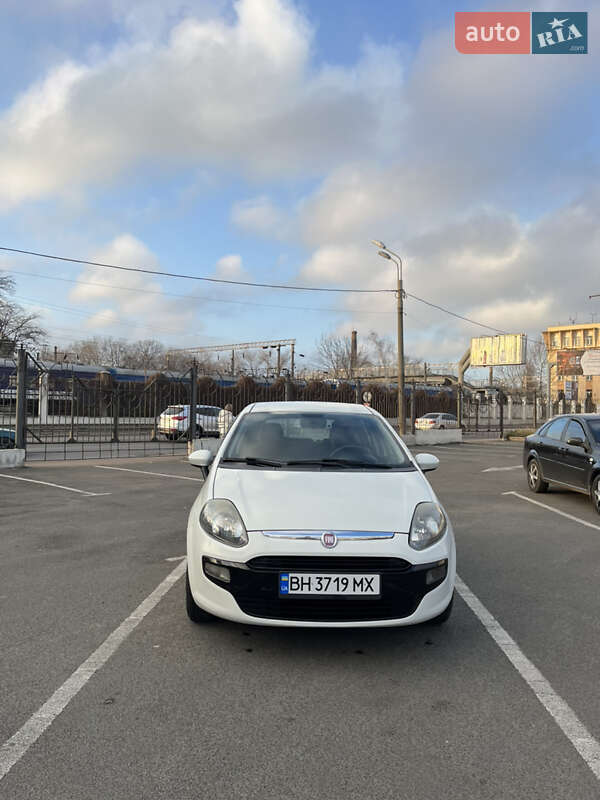 2011 fiat punto