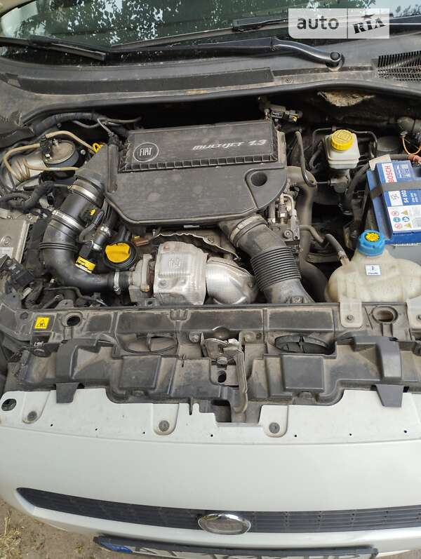 2011 fiat punto