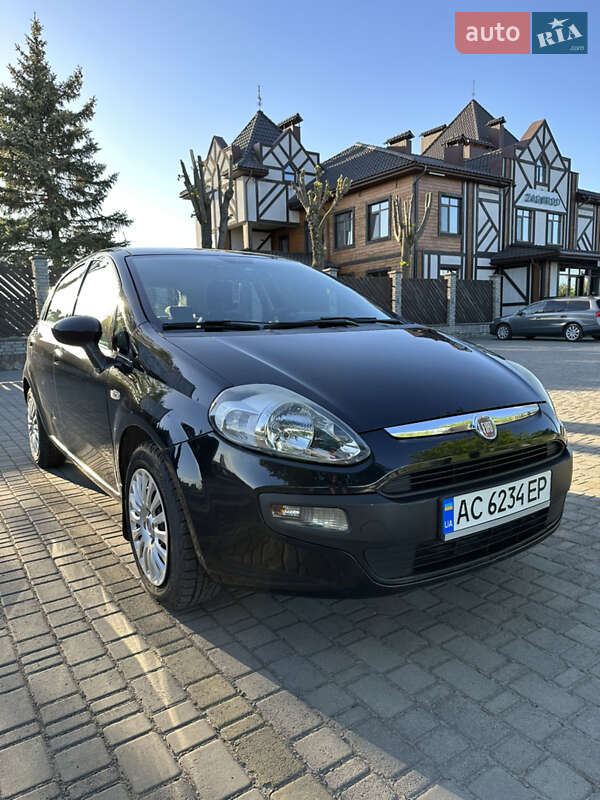 2011 fiat punto