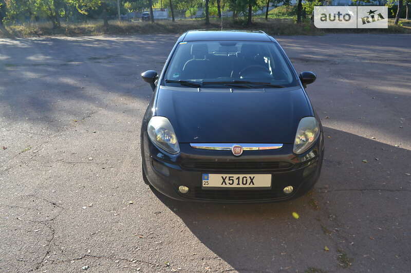 2011 fiat punto