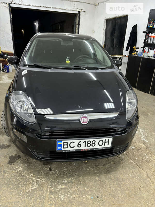 2012 fiat punto