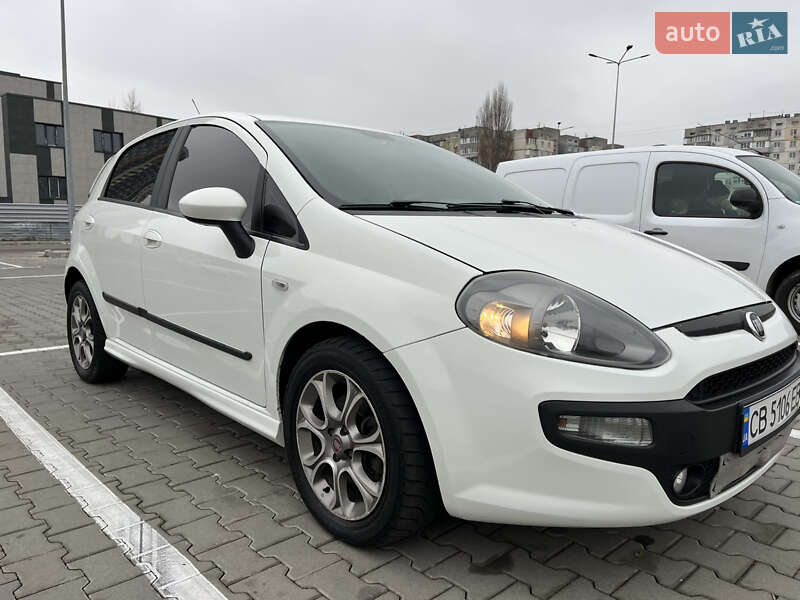 2011 fiat punto