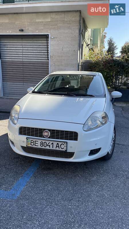 2011 fiat grande punto