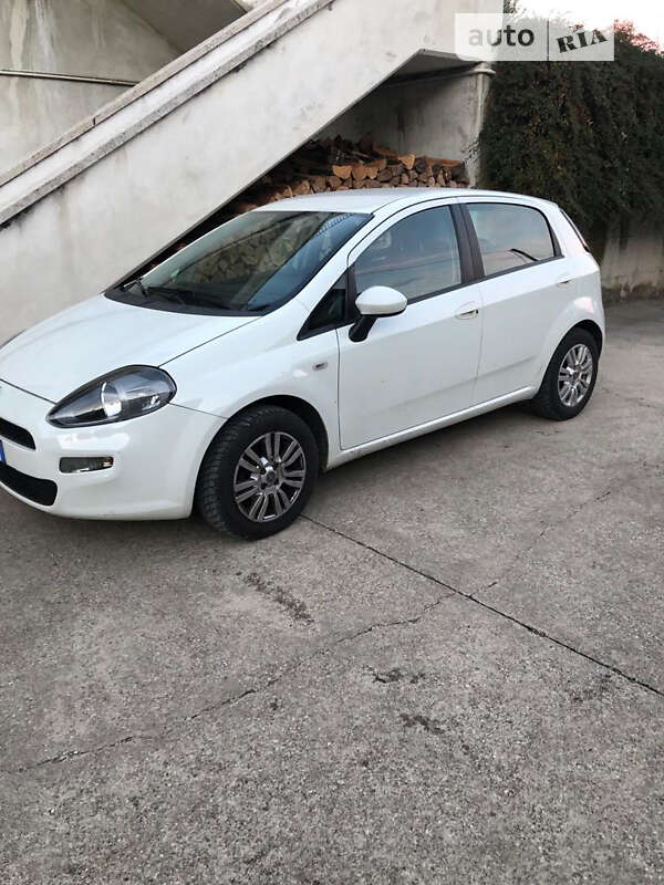 2012 fiat punto
