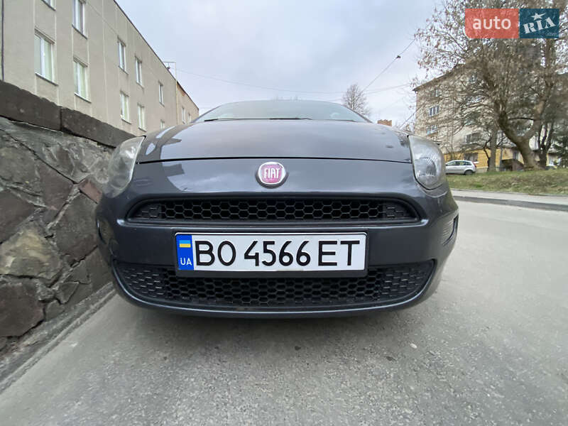 2012 fiat punto