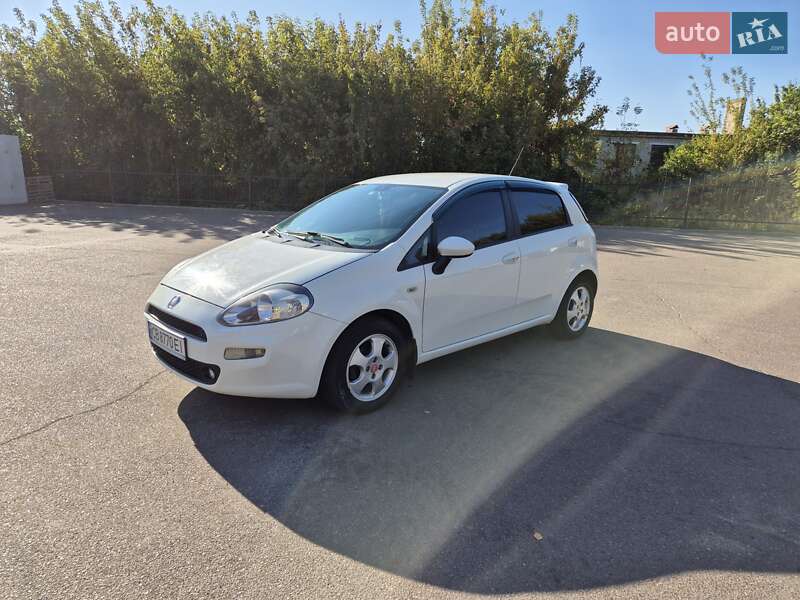 2012 fiat grande punto
