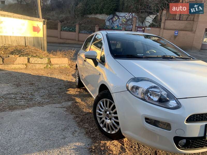 2017 fiat punto