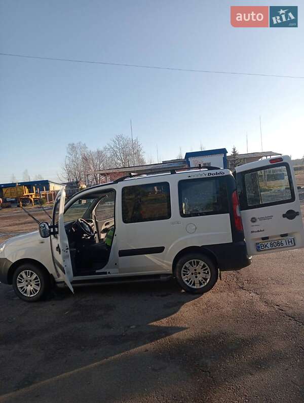 2008 fiat doblo