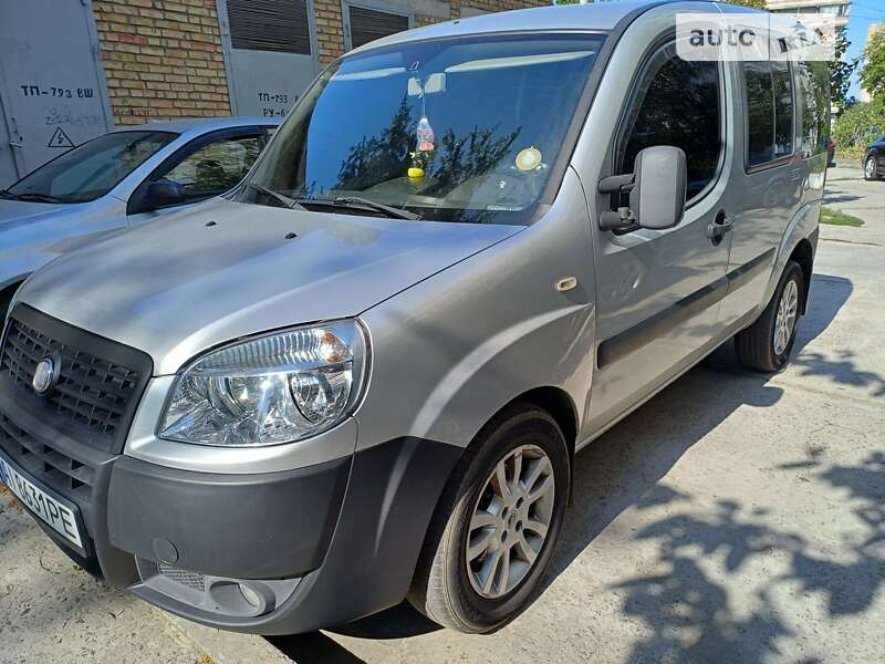 2009 fiat doblo