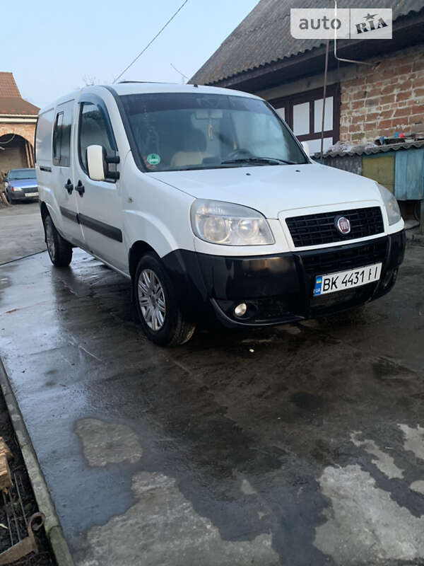 2009 fiat doblo