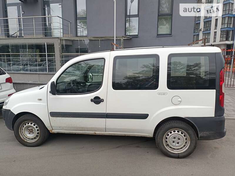 2010 fiat doblo