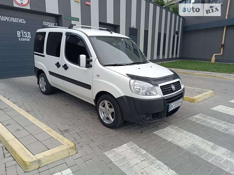 2010 fiat doblo