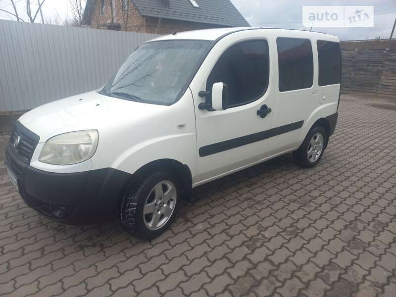 2010 fiat doblo