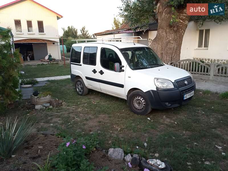 2010 fiat doblo