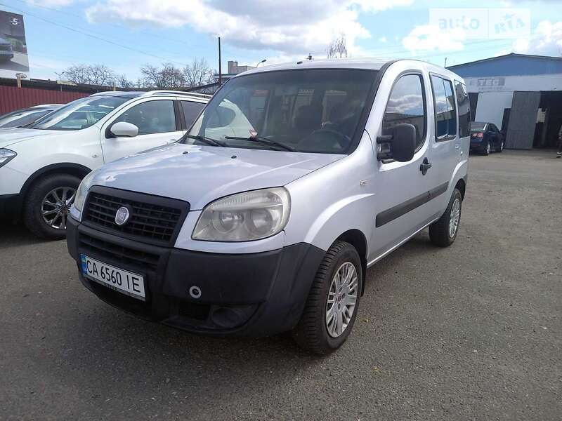 2010 fiat doblo-panorama