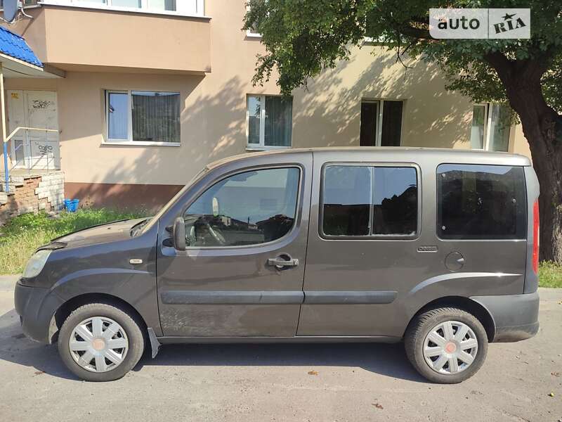 2010 fiat doblo