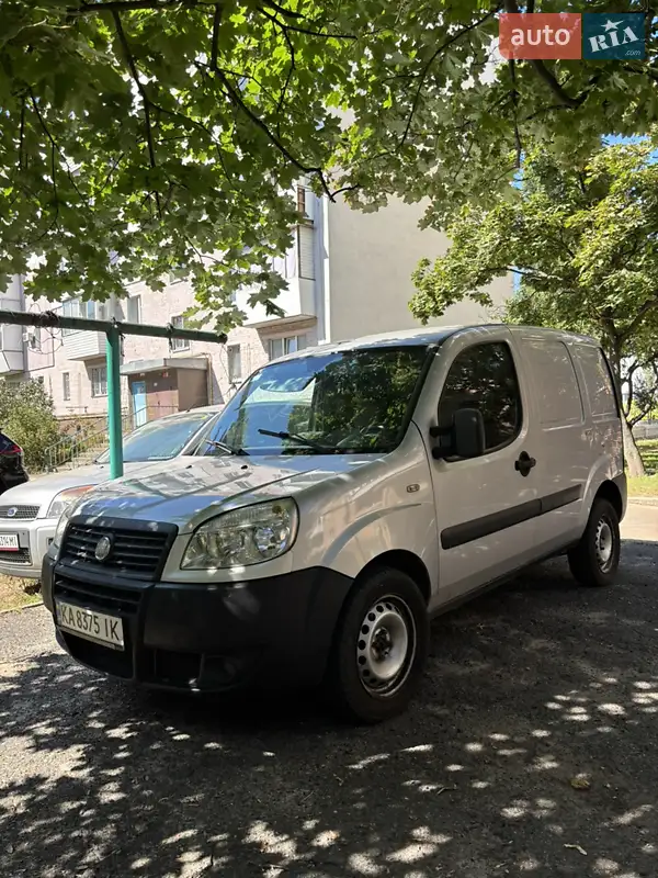 2011 fiat doblo