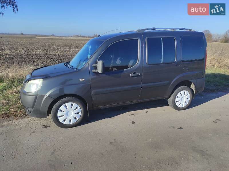 2011 fiat doblo