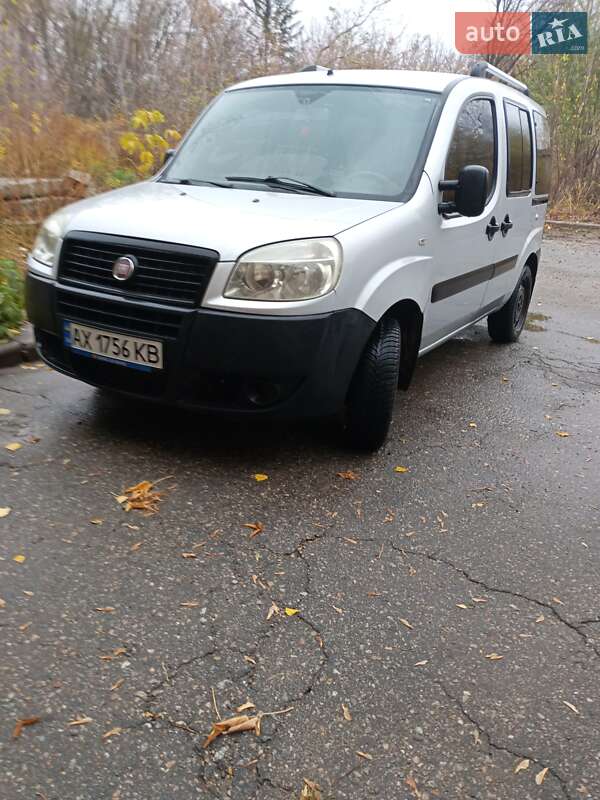 2011 fiat doblo